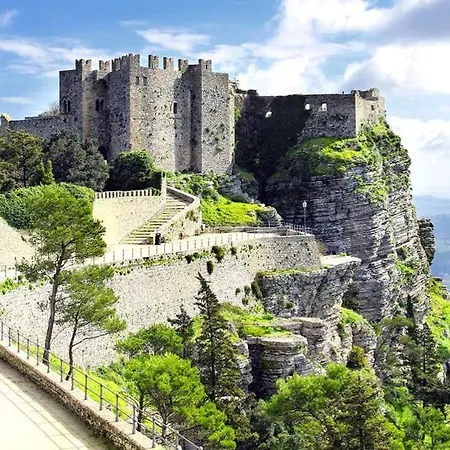 La Dimora Dell'800 Apartman Trapani